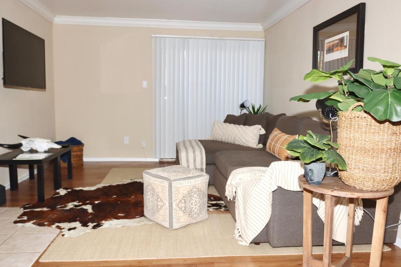 Chic Boho Cottage -Self Check In, Fully Furnished, & Free Parking Houston Exterior photo