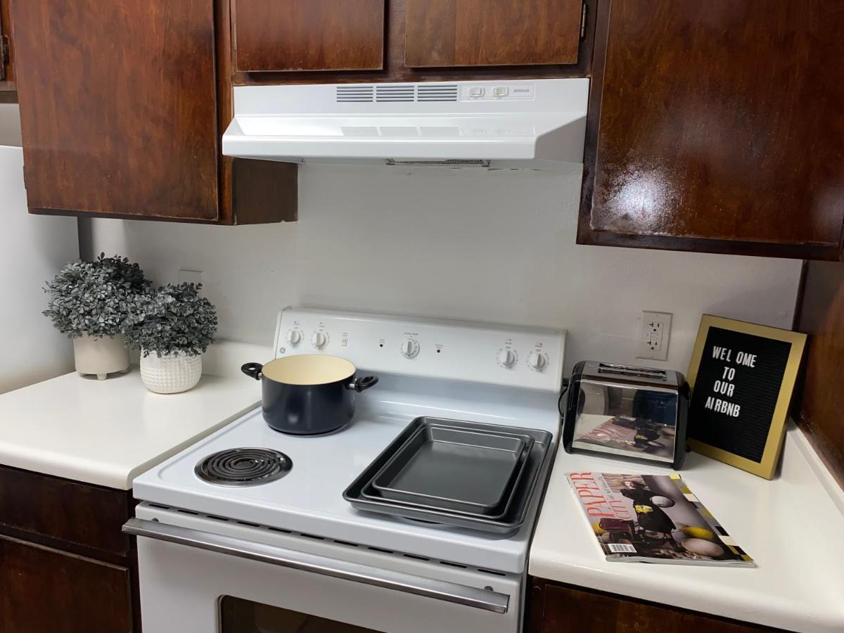 Chic Boho Cottage -Self Check In, Fully Furnished, & Free Parking Houston Exterior photo