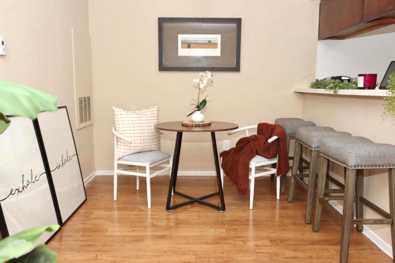 Chic Boho Cottage -Self Check In, Fully Furnished, & Free Parking Houston Exterior photo