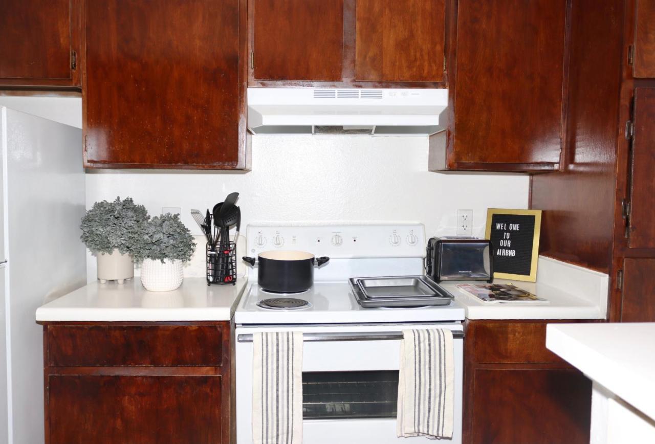 Chic Boho Cottage -Self Check In, Fully Furnished, & Free Parking Houston Exterior photo
